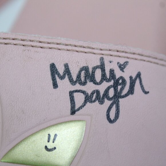 Adidas Women's ADILETTE LITE Mauve Slides Size 5 Signed Gymnast Madi Dagen & Kik - Picture 4 of 13